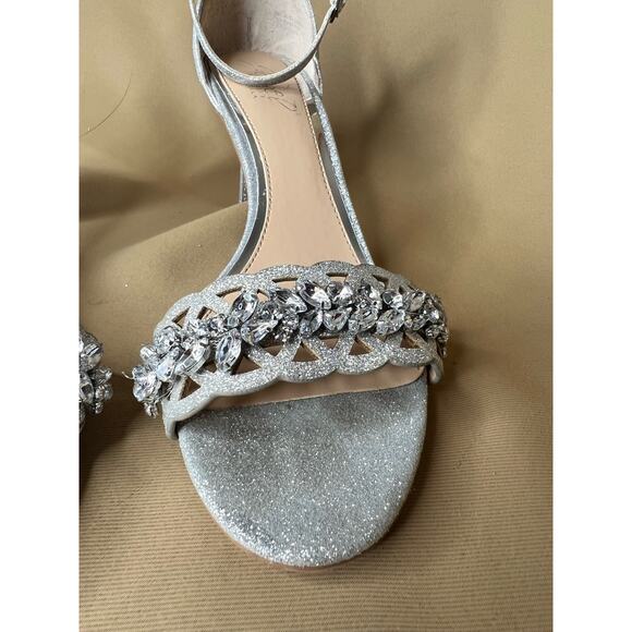 Jewel Badgley Mischka Kirsten Silver Glitter Laser Cut Heeled Sandal 9 New - Picture 9 of 13